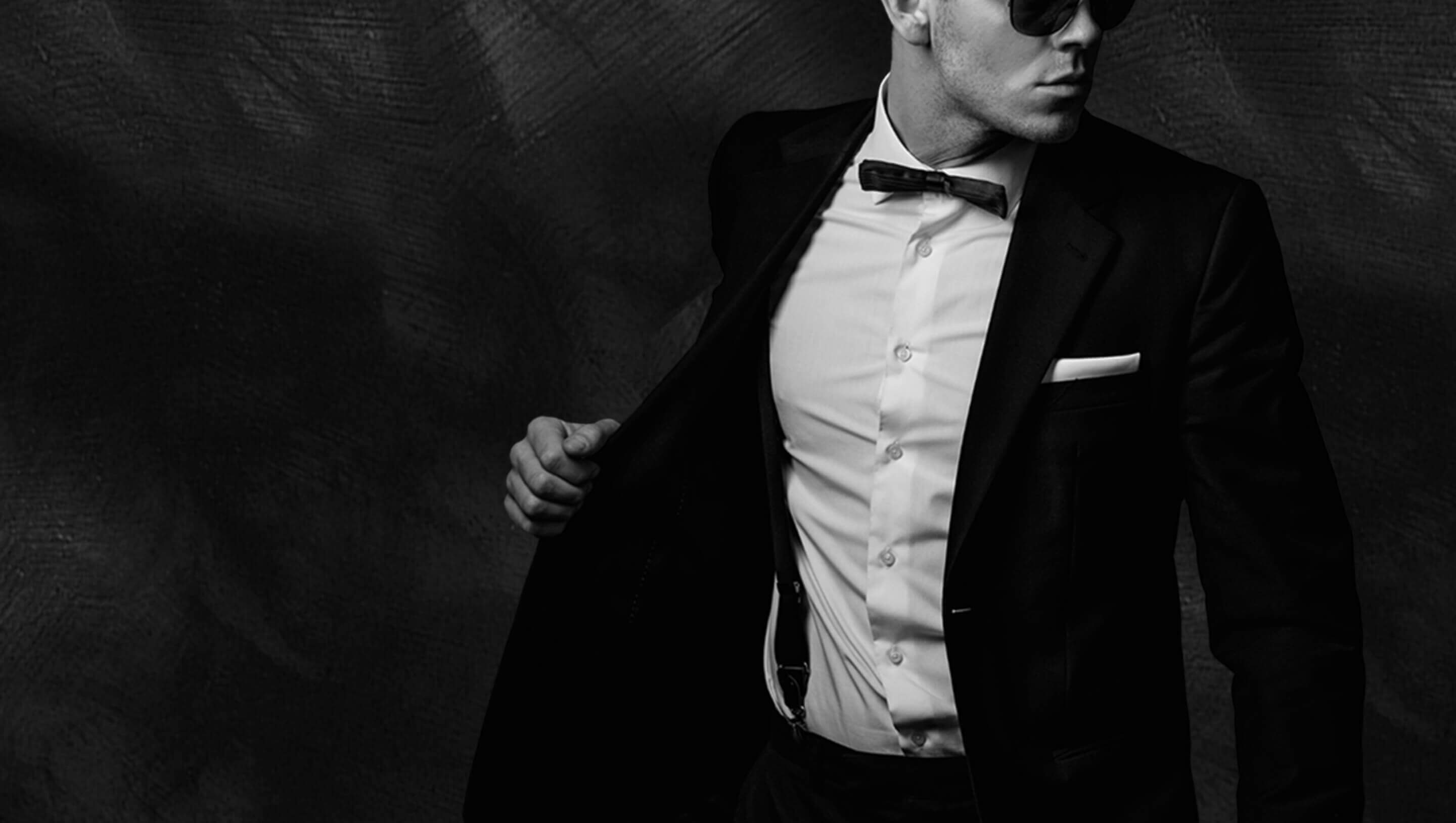 スーツ着た男性モデルの画像